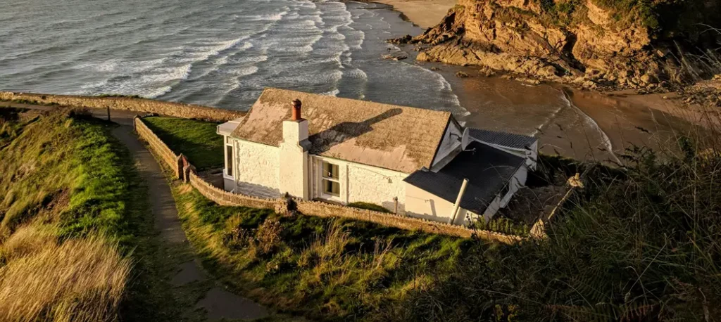 Holiday cottage set on the seafront